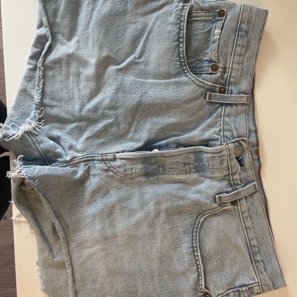 Levi's Denim Light Wash Shorts - Picture 4 of 4